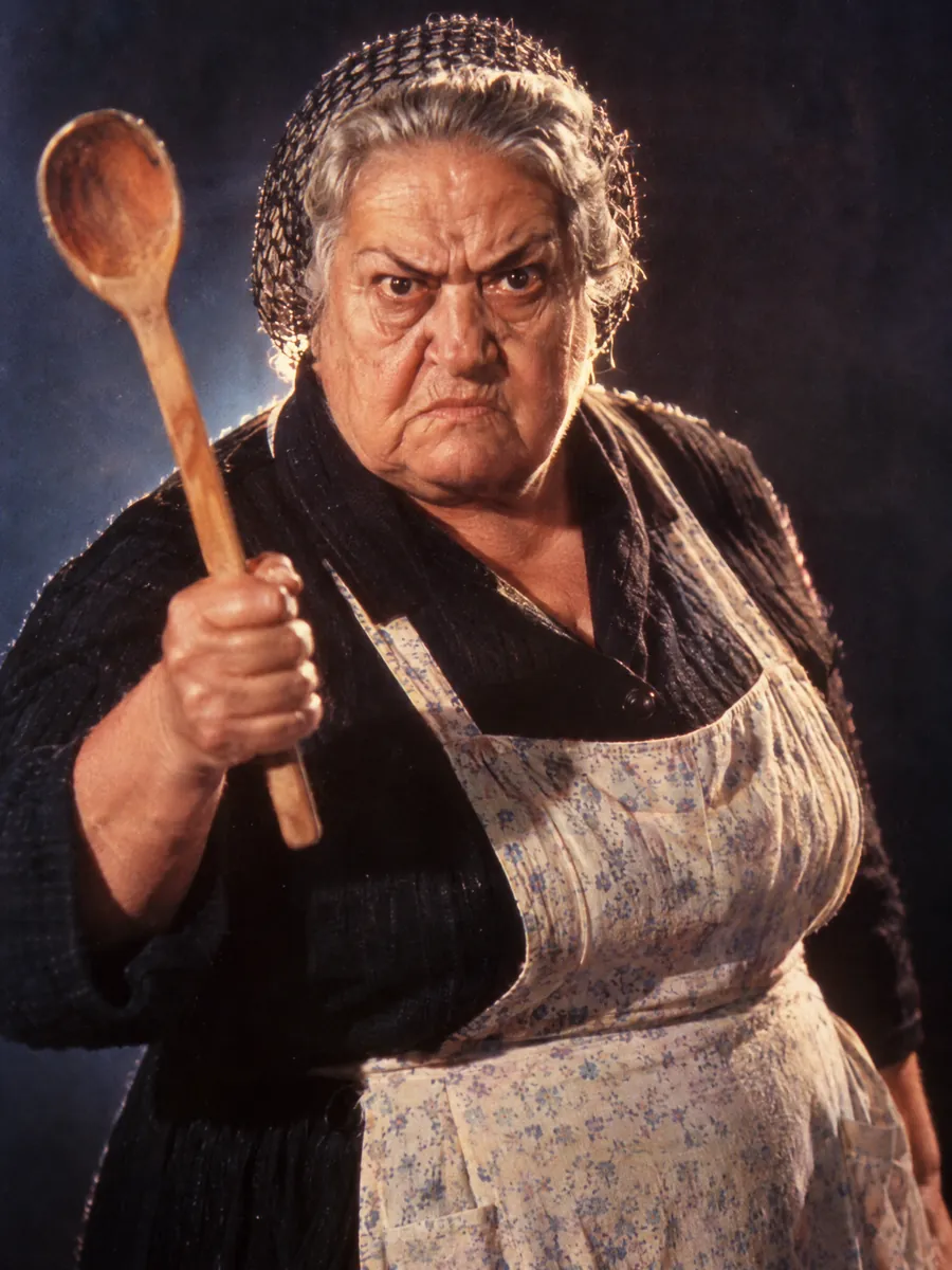 Encarna, La abuela gigante